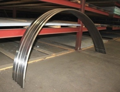 гибка профильной трубы, согнуть профильную нержавеющую трубу, гибка труб в киеве