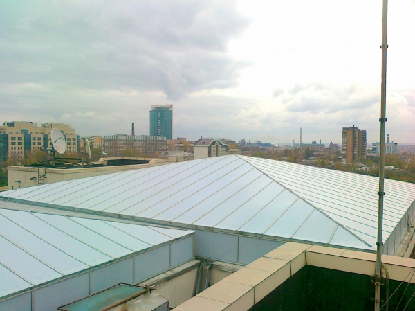 Прозрачная кровля атриума в Донецке Атриум из поликарбоната в Донецке