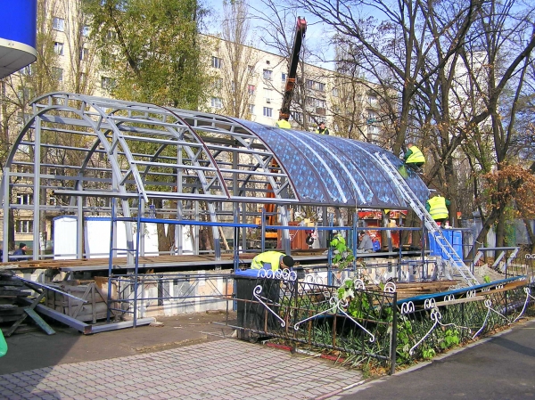 Монтаж прозрачной кровли из поликарбоната, ст.м. Теремки, Киев Монтаж прозрачной кровли из поликарбоната, ст.м. Теремки, Киев