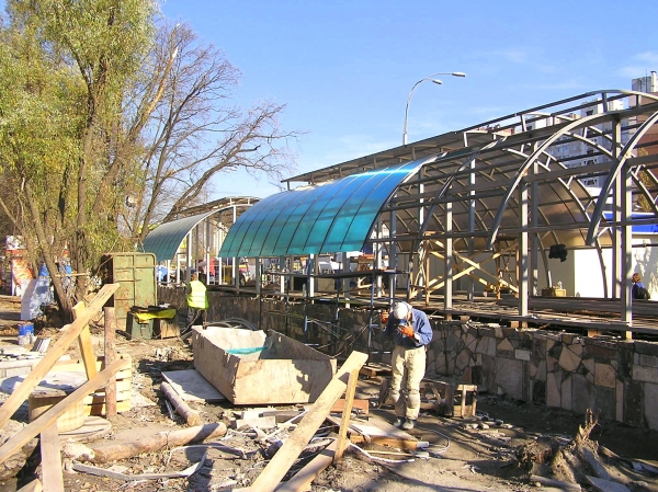 Монтаж прозрачной кровли из поликарбоната, ст.м. Теремки, Киев Монтаж прозрачной кровли из поликарбоната, ст.м. Теремки, Киев
