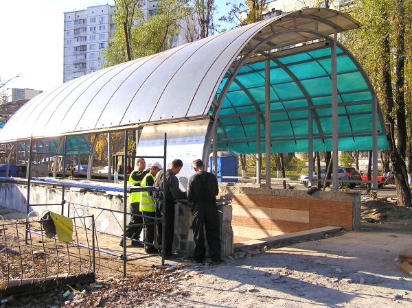 Монтаж прозрачной кровли из поликарбоната, ст.м. Теремки, Киев Монтаж прозрачной кровли из поликарбоната, ст.м. Теремки, Киев