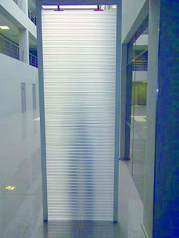 Прозрачная перегородка из поликарбоната Прозрачная перегородка из поликарбоната