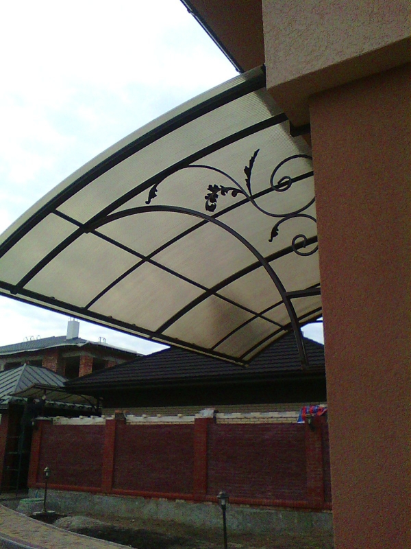 козырёк над входом козырёк из поликарбоната