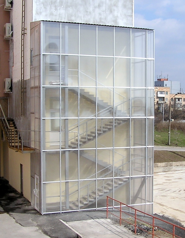 Фасадное остекление поликарбонатом Фасадное остекление поликарбонатом