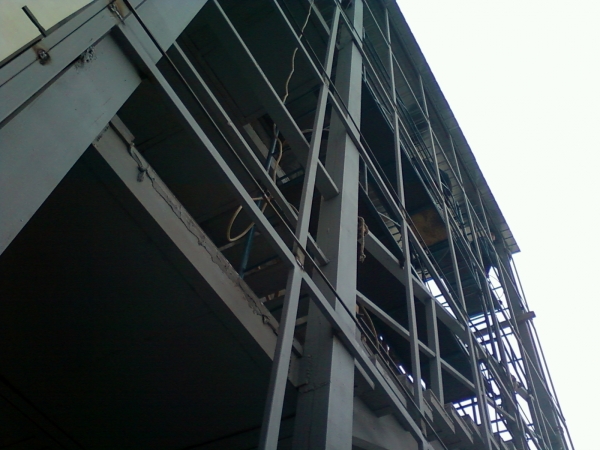 Монтаж металлоконструкции под поликарбонат Монтаж металлоконструкции под поликарбонат