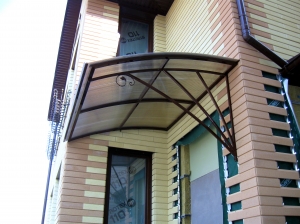 козырёк из поликарбоната над окном