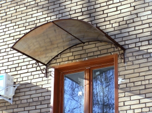 козырёк из поликарбоната над окном