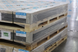 Монолитный поликарбонат в упаковке