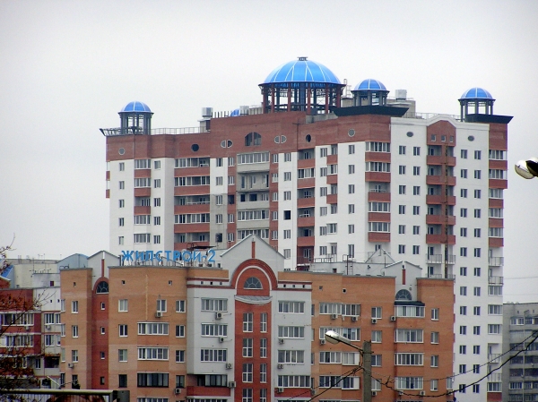 Прозрачная кровля из поликарбоната в Харькове, Дом с ротондами Прозрачная кровля в Харькове