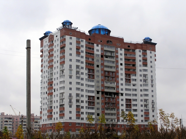 Прозрачная кровля из поликарбоната в Харькове, Дом с ротондами Прозрачная кровля в Харькове