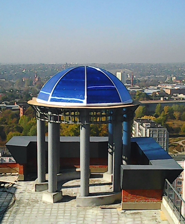 Монтаж поликарбоната в Харькове, прозрачная кровля Дома с ротондами Монтаж поликарбоната в Харькове